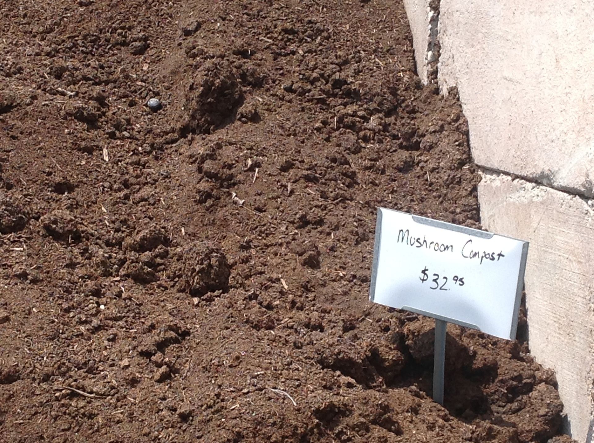 Mulch Burlington, KY Affordable Landscape Supplies